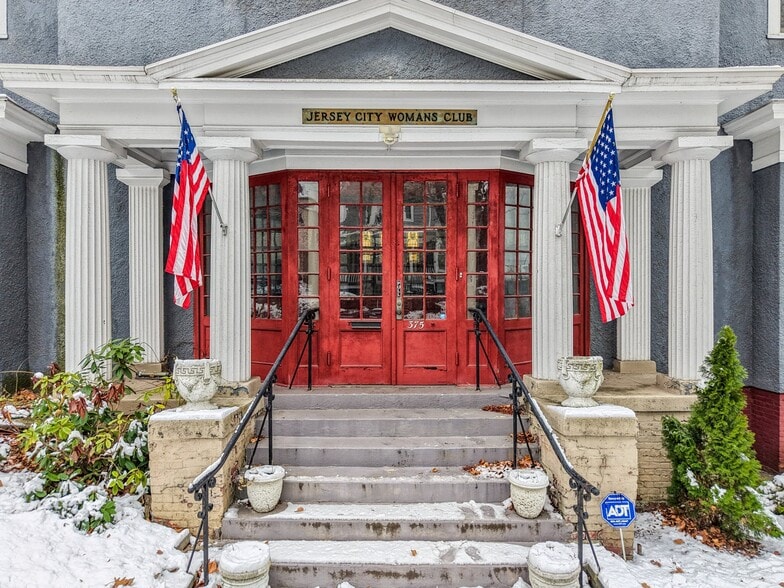 More Photos Of 375 Fairmount Ave, Jersey City Religious Facility For Sale