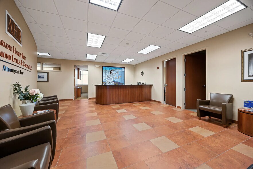 More Photos Of 2000 McDonald Rd, South Elgin Medical For Lease