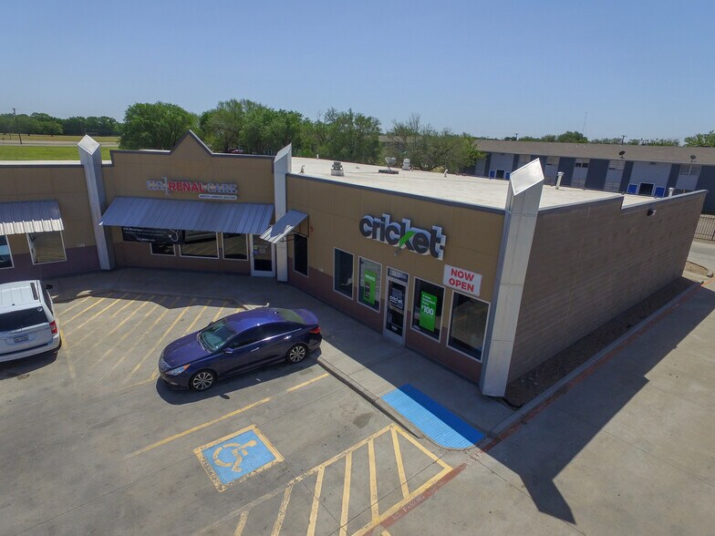More Photos Of 1824 Parkway Dr, Lubbock Freestanding For Lease