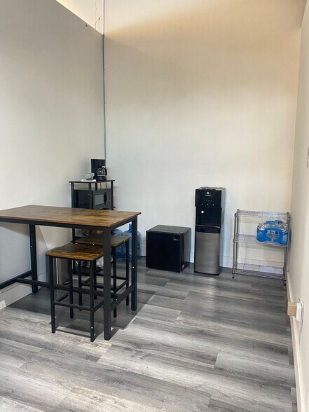 More Photos Of 12343-12345 W Dixie Hwy, North Miami Storefront For Lease