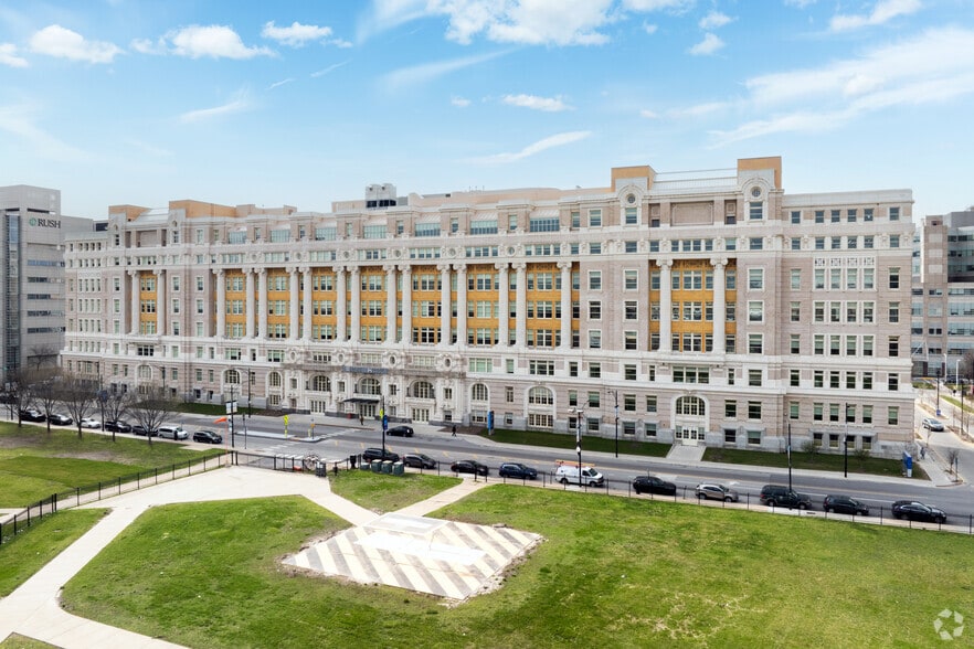 More Photos Of 1835 W Harrison St, Chicago Hospitality For Sale