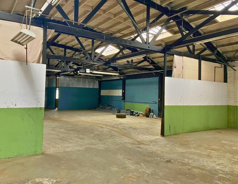 More Photos Of 36 E Palm Ave, Burbank Warehouse For Lease