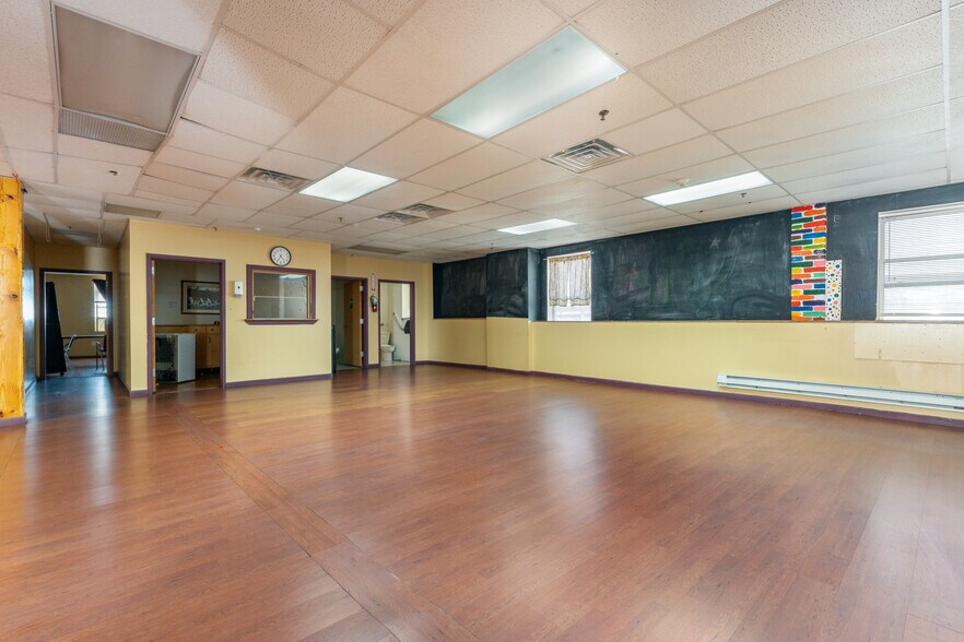 More Photos Of 1939 S Juniper St, Philadelphia Storefront Retail Office For Sale