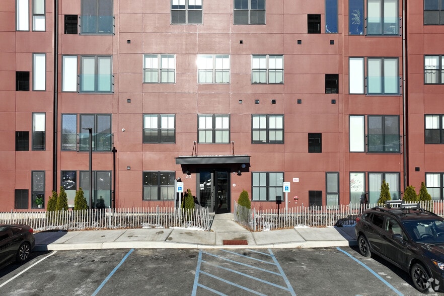 More Photos Of 18-30 Edgewater Pl, Beacon Apartments For Sale