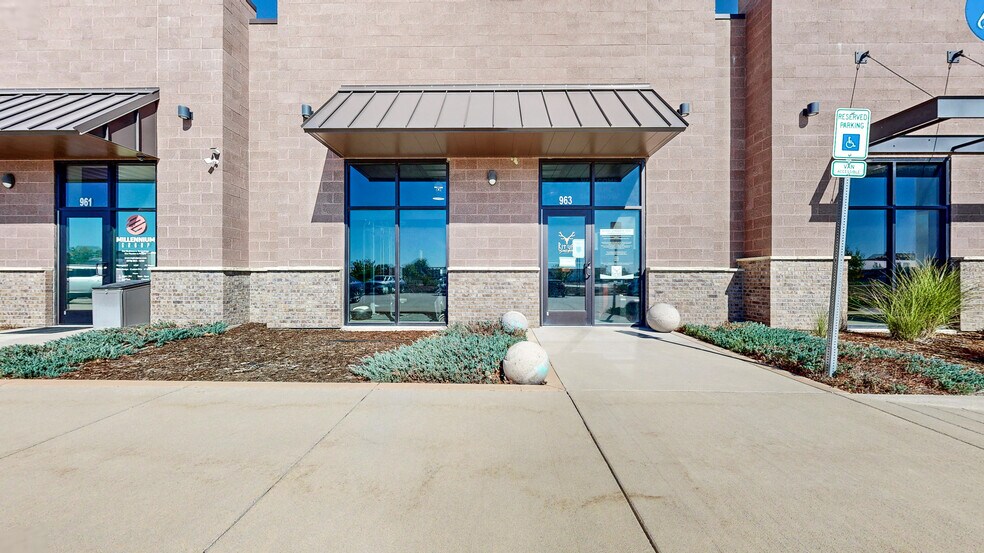 More Photos Of 943-965 E 11th St, Loveland Warehouse For Sale