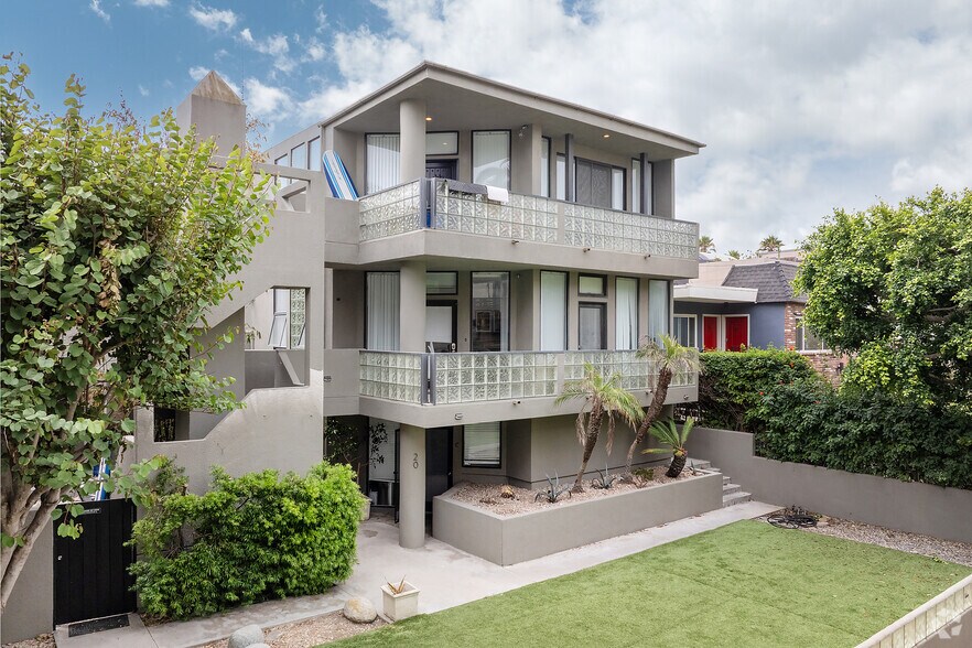 Primary Photo Of 22 28th Ave, Venice Apartments For Sale