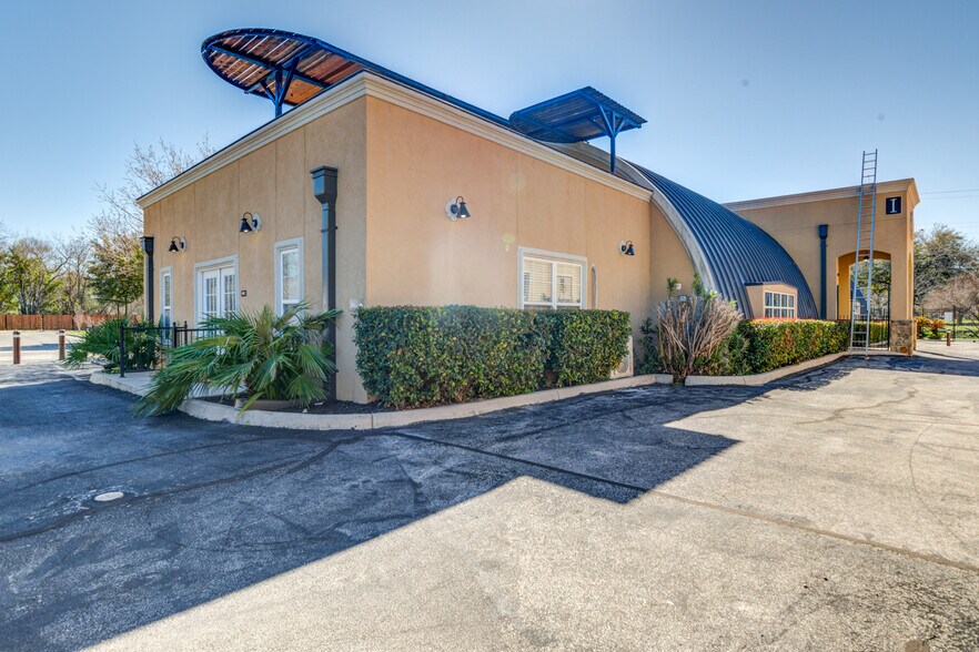 More Photos Of 1319 March Rd, San Antonio Loft Creative Space For Lease