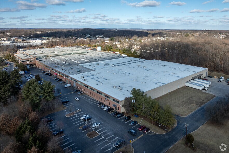 More Photos Of 3775 Park Ave, Edison Warehouse For Sale