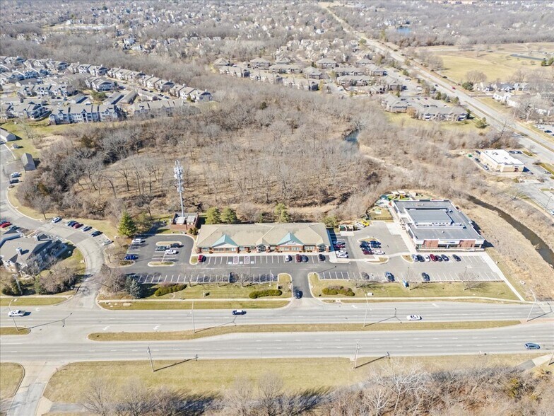 More Photos Of 11960 Quivira Rd, Overland Park Medical For Lease