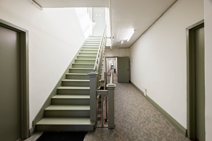 More Photos Of 1848 N Gramercy Pl, Hollywood Apartments For Sale