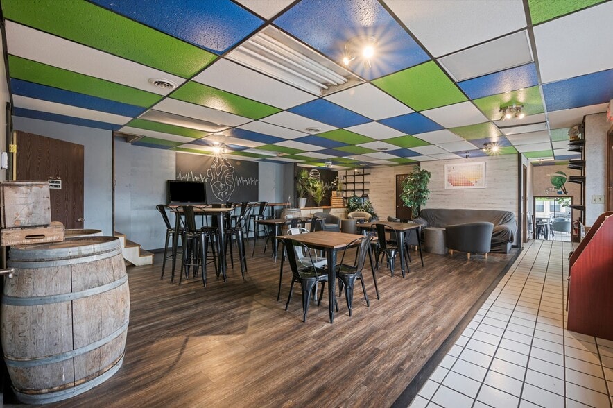 More Photos Of 138 S Market St, New Wilmington Storefront For Sale