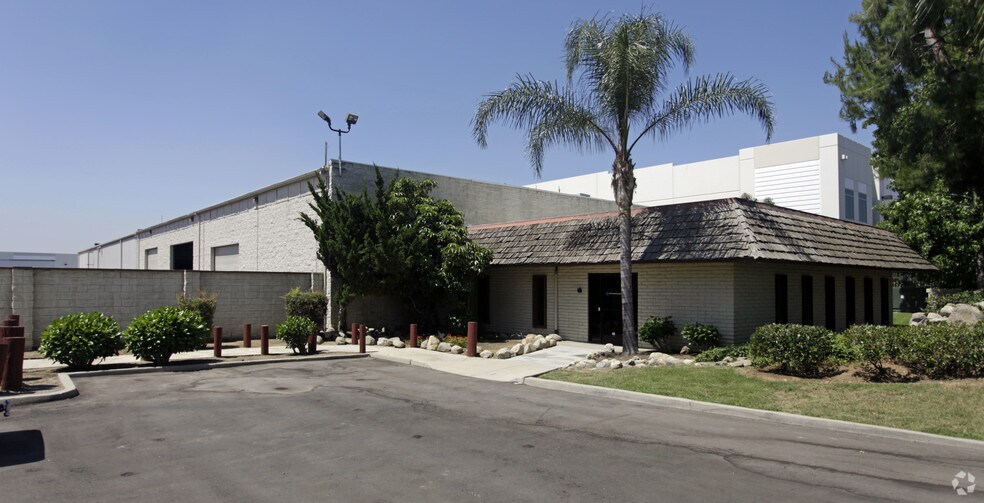 More Photos Of 1045 Rialto Ave, Rialto Warehouse For Lease