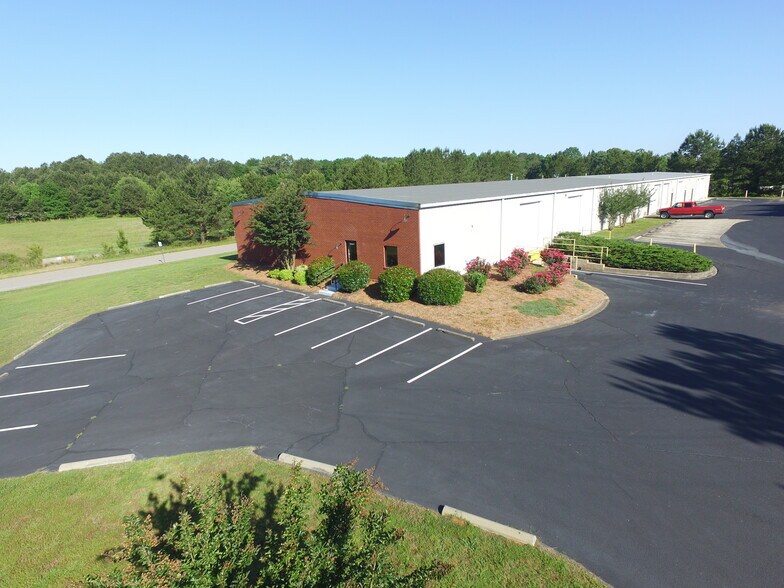 More Photos Of 9550 Jackson Trail Rd, Hoschton Warehouse For Lease