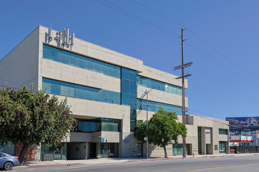 More Photos Of 4142 Lankershim Blvd, North Hollywood Unknown For Lease
