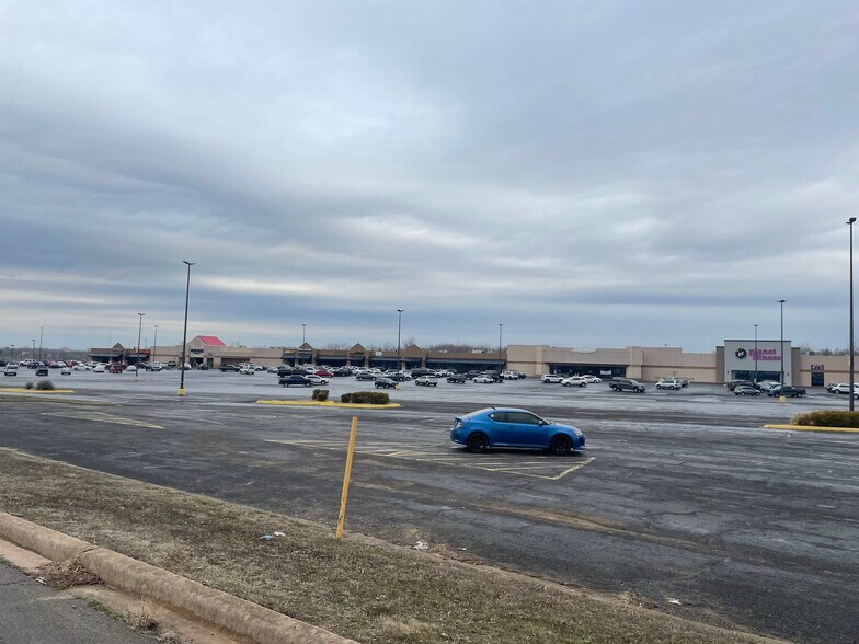 More Photos Of 2408 E Shawnee Rd, Muskogee Unknown For Lease