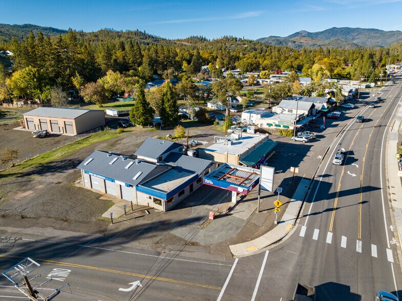 More Photos Of 21823 Highway 62, Shady Cove Storefront For Lease
