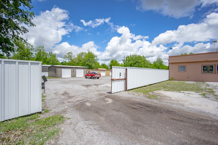 More Photos Of 5121 SE 15th St, Oklahoma City Freestanding For Sale