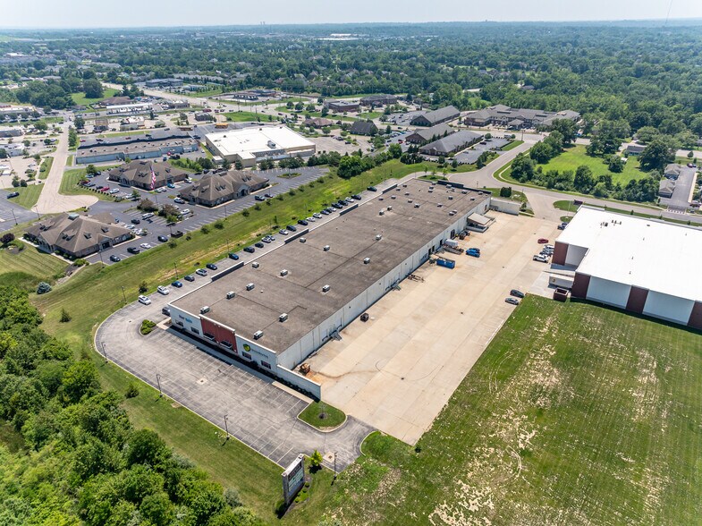 More Photos Of 7102-7116 Office Park Dr, West Chester Flex For Sale