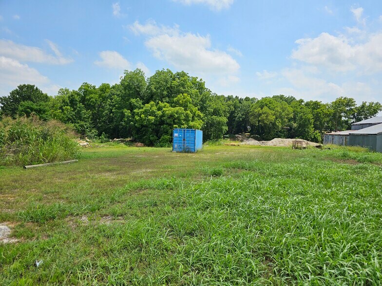 More Photos Of 1210 N 1st Ave, Durant Warehouse For Sale