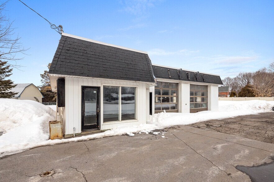 More Photos Of 314 River Rd, Ottawa Industrial For Sale