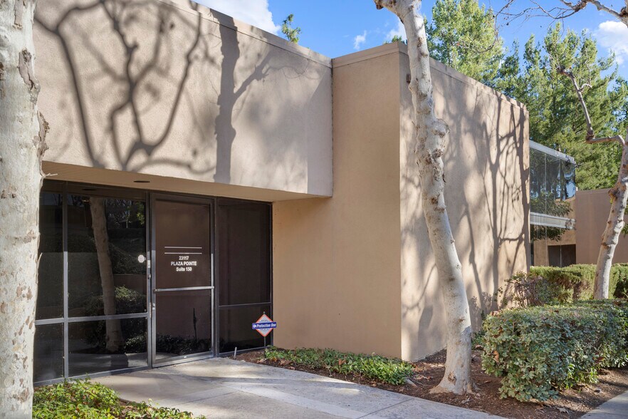 More Photos Of 23117 Plaza Pointe Dr, Laguna Hills Office For Lease