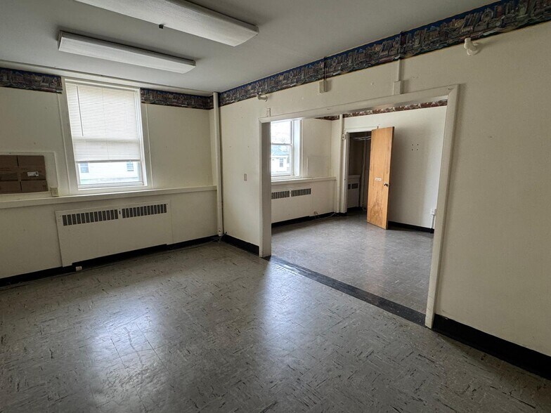 More Photos Of 45 School St, Houlton Office For Lease