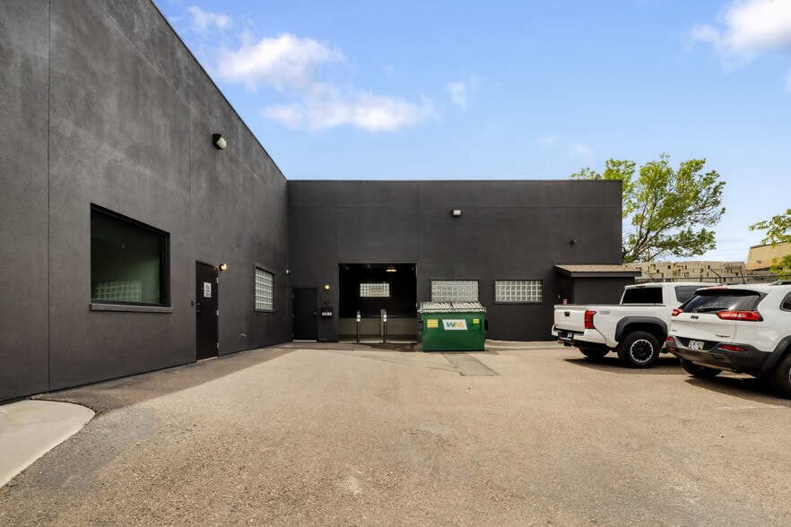 More Photos Of 2192 W College Ave, Englewood Warehouse For Sale