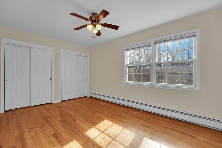 More Photos Of 1 Shadetree Pl, Long Valley Healthcare For Sale