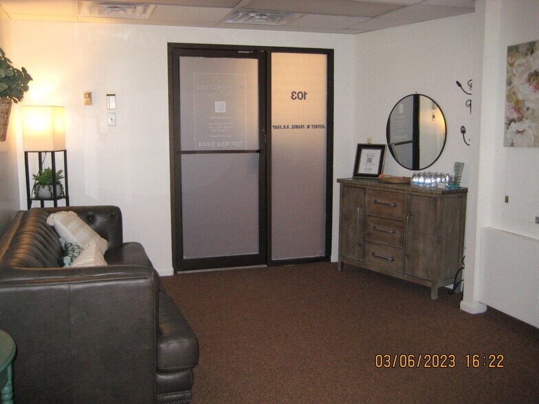 More Photos Of 59 Avenue at the Commons, Shrewsbury Medical For Lease