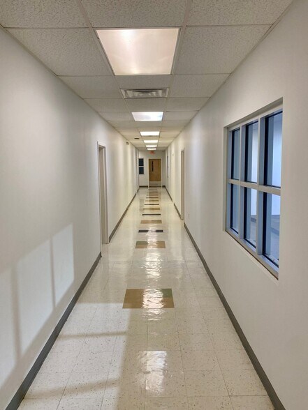 More Photos Of 5301 E Princess Anne Rd, Norfolk Flex For Lease