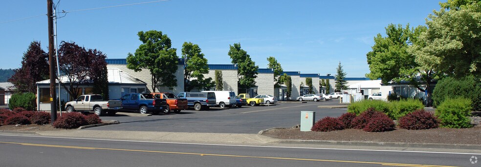 Primary Photo Of 1000 Bertelsen Rd, Eugene Warehouse For Sale
