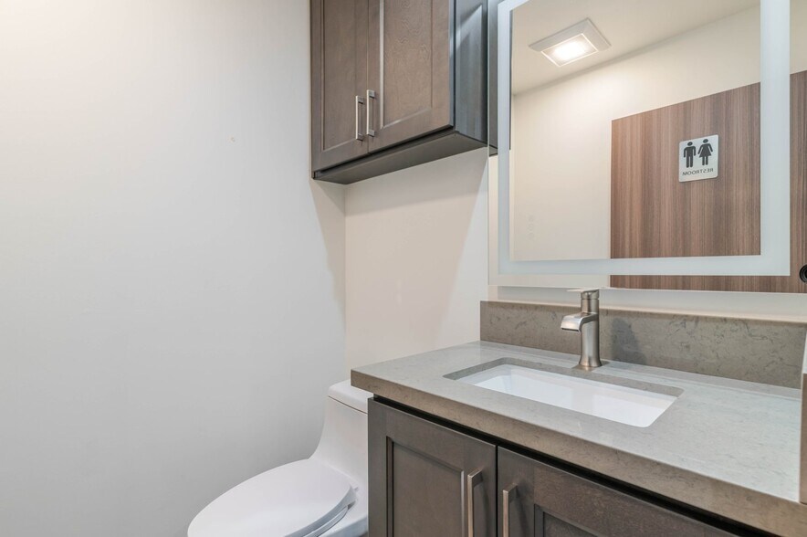 More Photos Of 11635-11637 Tuxford St, Sun Valley Warehouse For Sale