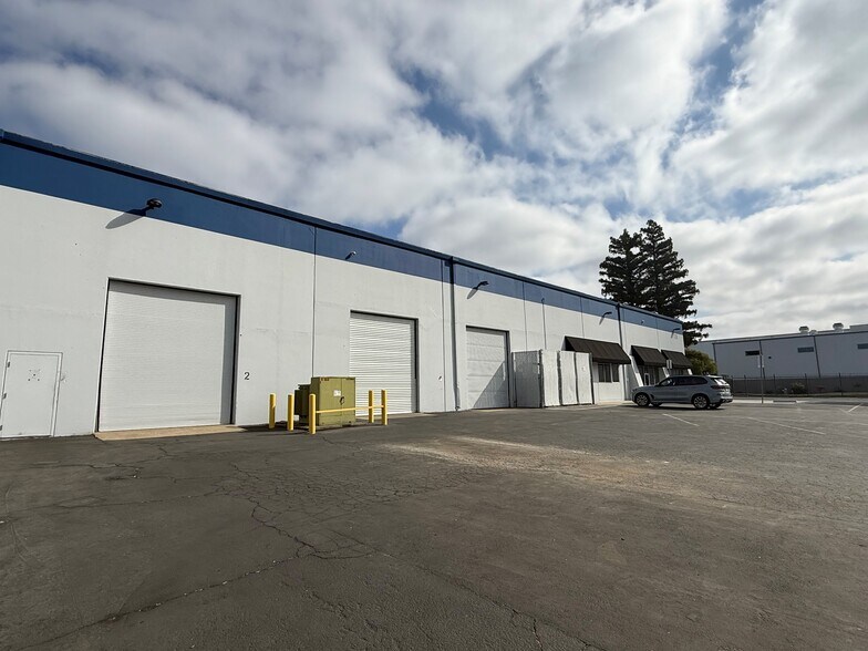 More Photos Of 7728 Wilbur Way, Sacramento Warehouse For Lease