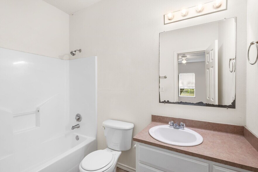 More Photos Of 2455 Montgomery Rd, Huntsville Apartments For Sale