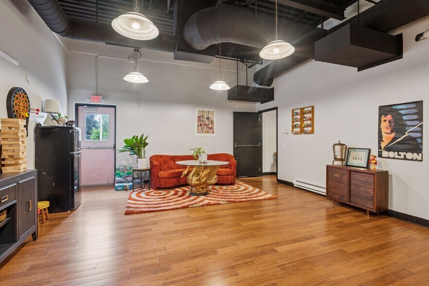 More Photos Of 5357 42nd Ave S, Minneapolis Freestanding For Sale