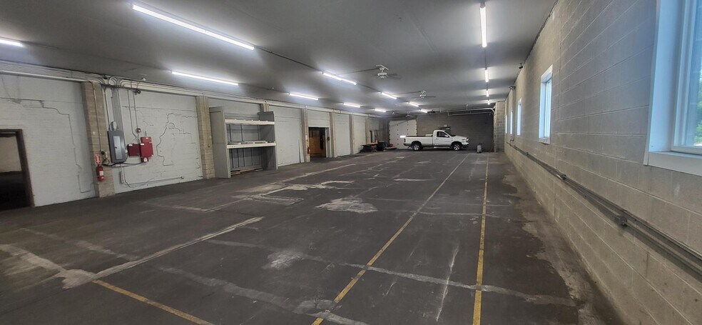 More Photos Of 101 Terence Dr, Pleasant Hills Industrial For Lease