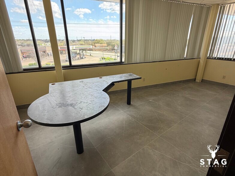 More Photos Of 2901 Brown Trl, Bedford Office For Lease