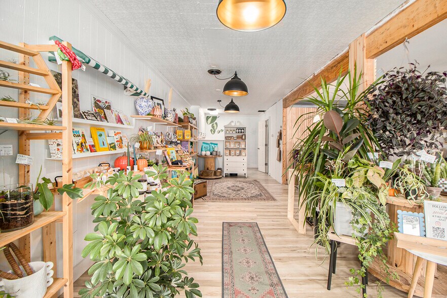 More Photos Of 100-104 N Main St, Crown Point Storefront Retail Residential For Sale