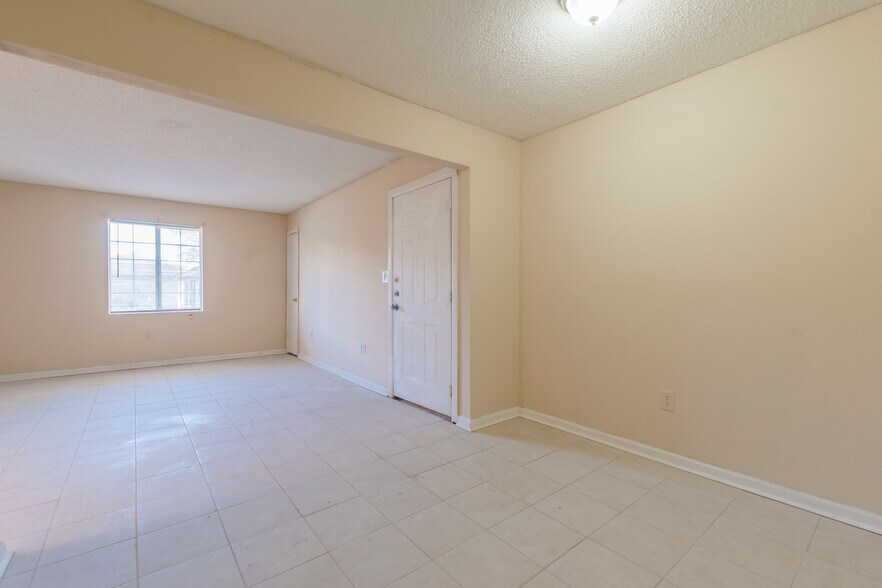 More Photos Of 2060 Alison Ct SW, Atlanta Apartments For Sale