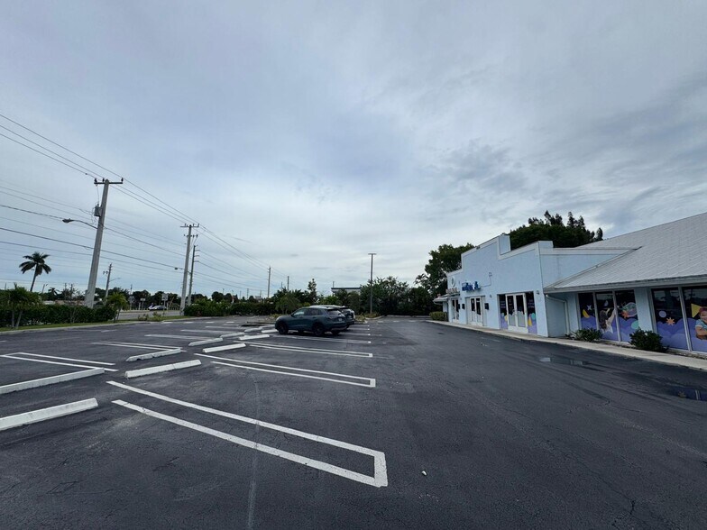 More Photos Of 1696 S Military Trl, West Palm Beach Medical For Lease