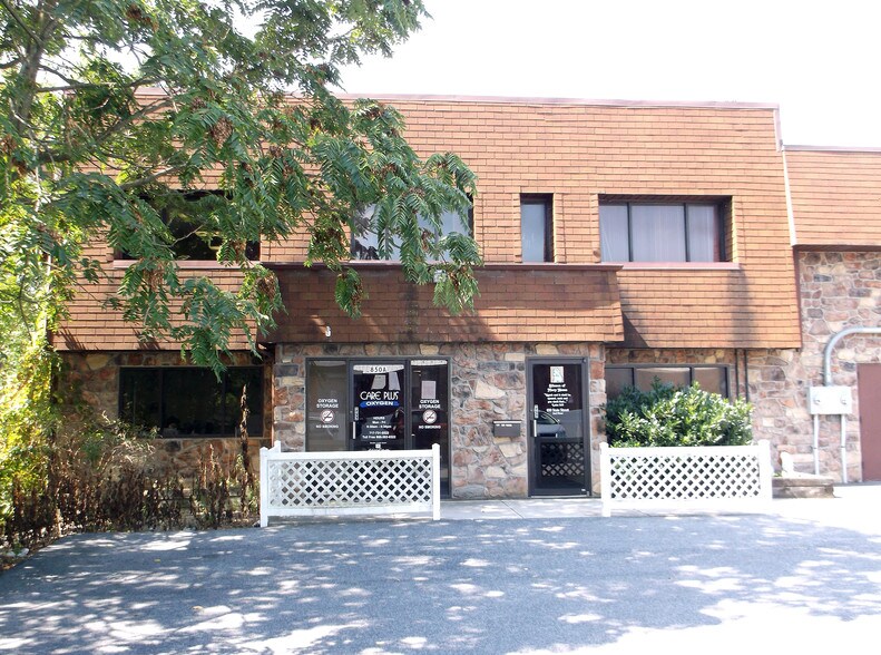 More Photos Of 850 State St, Lemoyne Warehouse For Lease