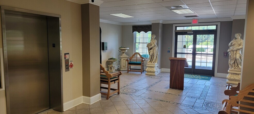 More Photos Of 100 Abingdon Pl, Abingdon Medical For Lease