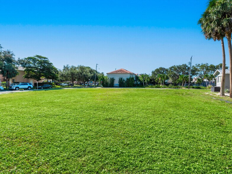 More Photos Of 701 Cohen Way, Sarasota Land For Sale