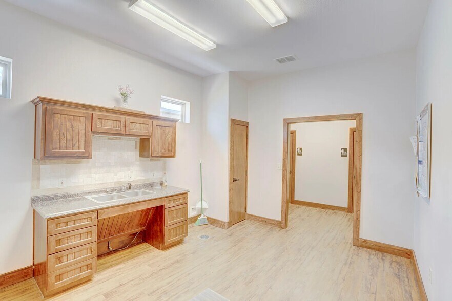 More Photos Of 3209 Fort Worth Dr, Denton Medical For Lease