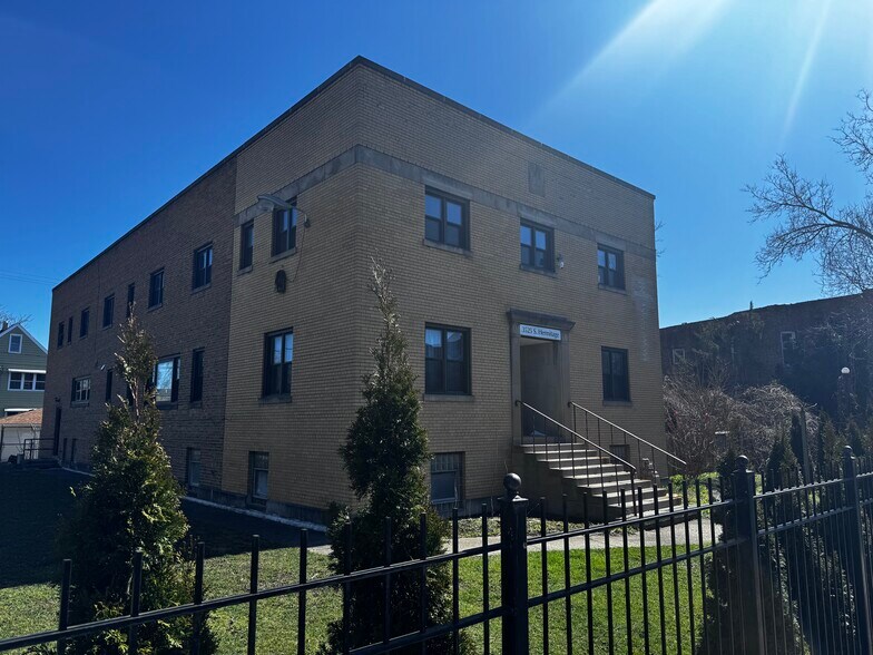More Photos Of 3525 S Hermitage Ave, Chicago Religious Facility For Sale