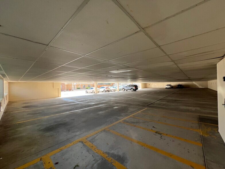 More Photos Of 8210-8236 S Holly St, Centennial Unknown For Lease