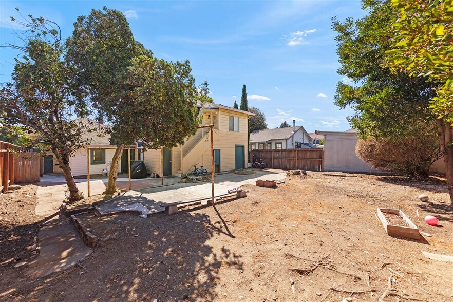 More Photos Of 327 Grand Blvd, San Mateo Multifamily For Sale