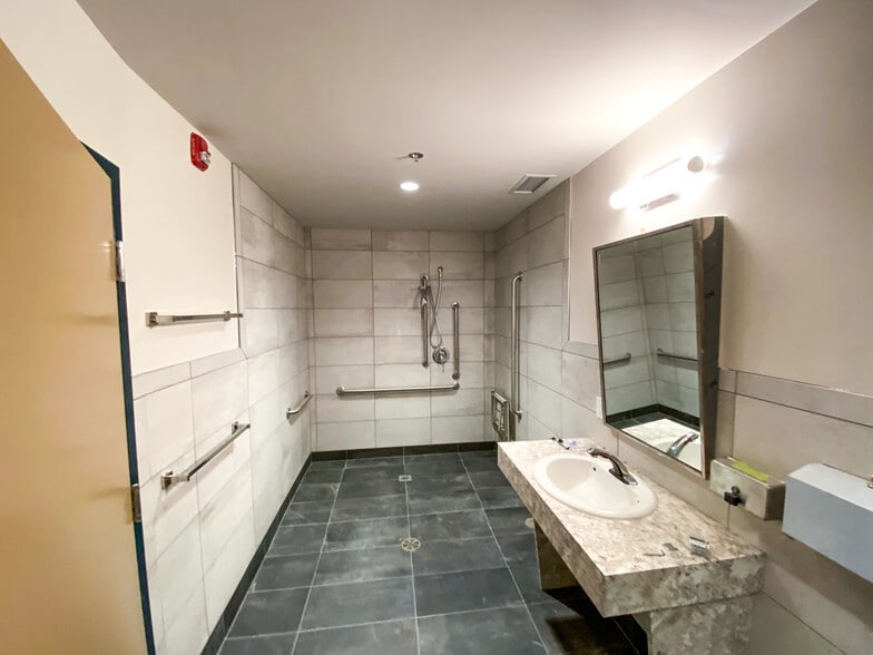 More Photos Of 4 Highland Park Green NE, Rocky View No 44 Warehouse For Sale