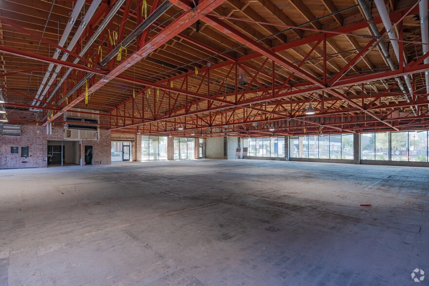 More Photos Of 3003 N Central Ave, Phoenix Office For Lease