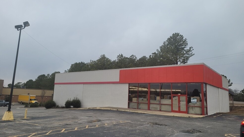 More Photos Of 3421 Murchison Rd, Fayetteville Unknown For Lease